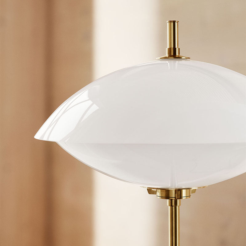 Fritz Hansen Clam Floor Lamp