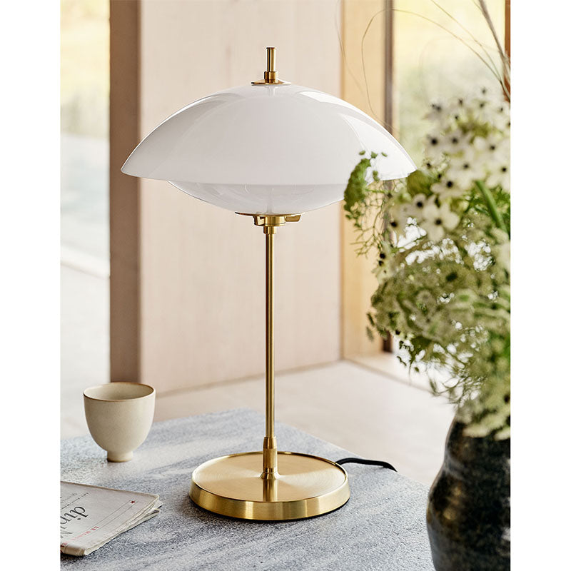Fritz Hansen Clam Table Lamp