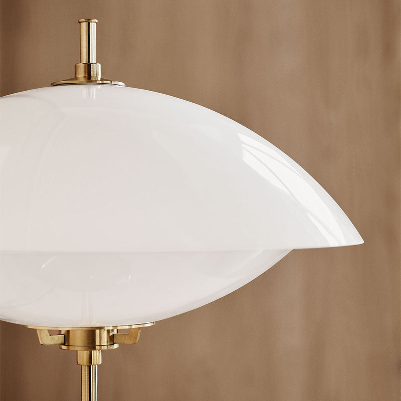 Fritz Hansen Clam Table Lamp